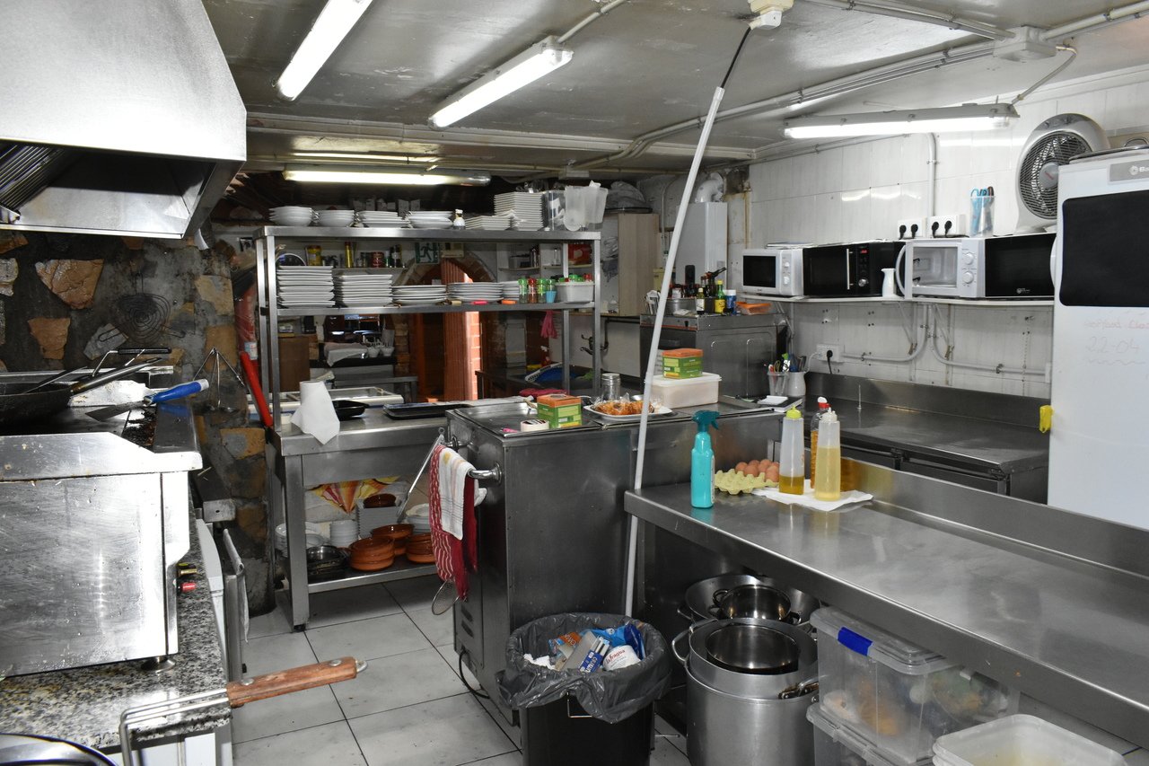 2 Bath Commercial in Ciudad Quesada - Caza De Casa