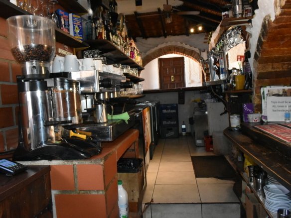 2 Bath Commercial in Ciudad Quesada - Caza De Casa