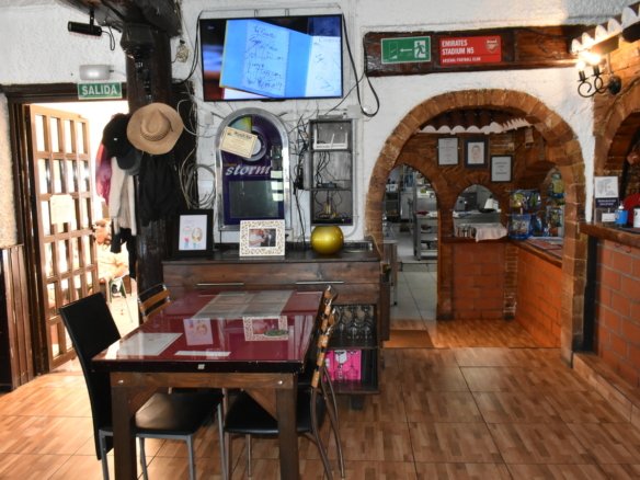 2 Bath Commercial in Ciudad Quesada - Caza De Casa