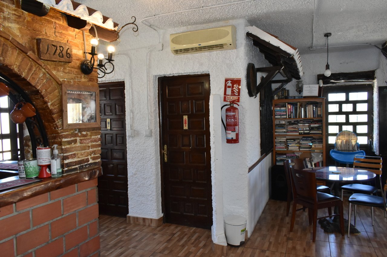 2 Bath Commercial in Ciudad Quesada - Caza De Casa