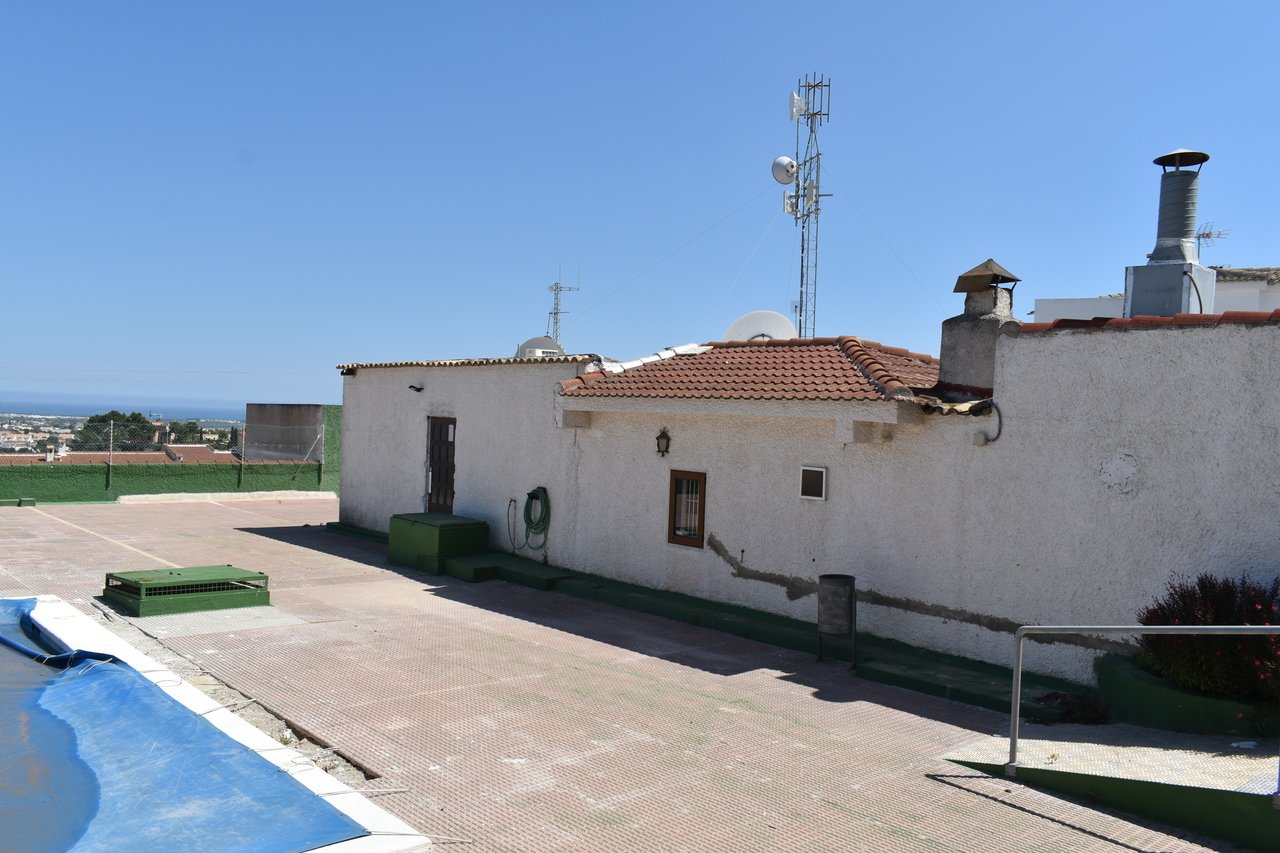 2 Bath Commercial in Ciudad Quesada - Caza De Casa
