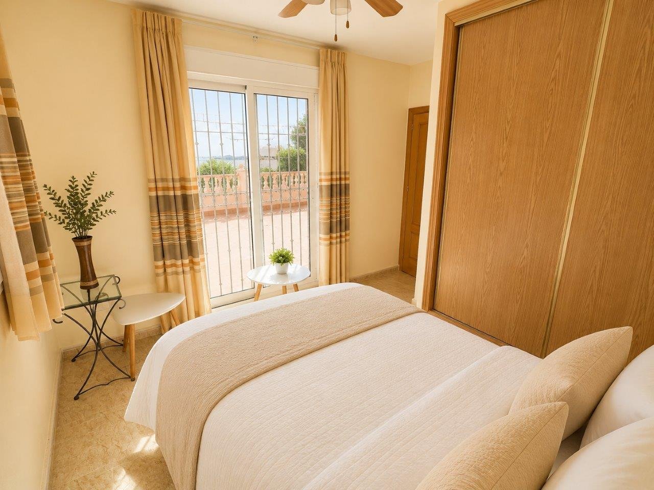 3 Bedroom 2 Bathroom Villa in El Carmoli - Caza De Casa