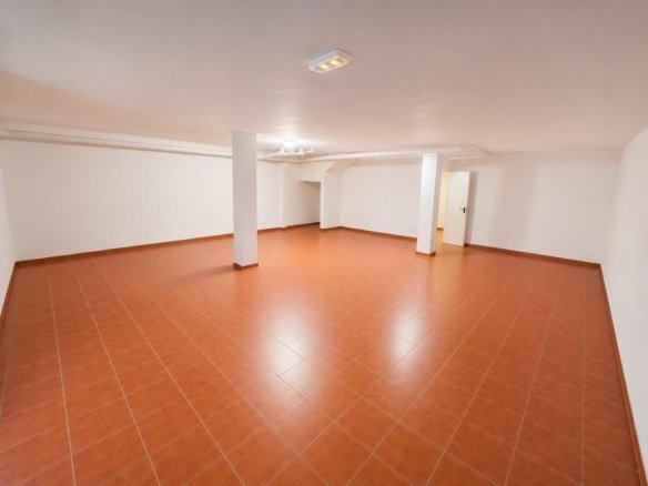 3 Bedroom 2 Bathroom Villa in El Carmoli - Caza De Casa