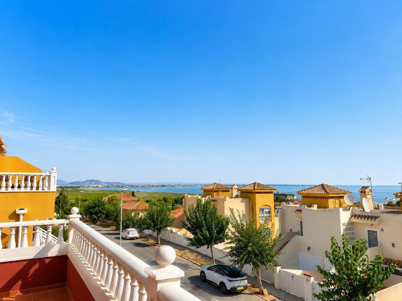 3 Bedroom 2 Bathroom Villa in El Carmoli - Caza De Casa