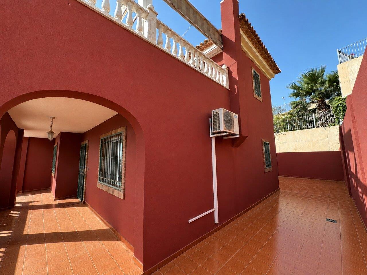 3 Bedroom 2 Bathroom Villa in El Carmoli - Caza De Casa