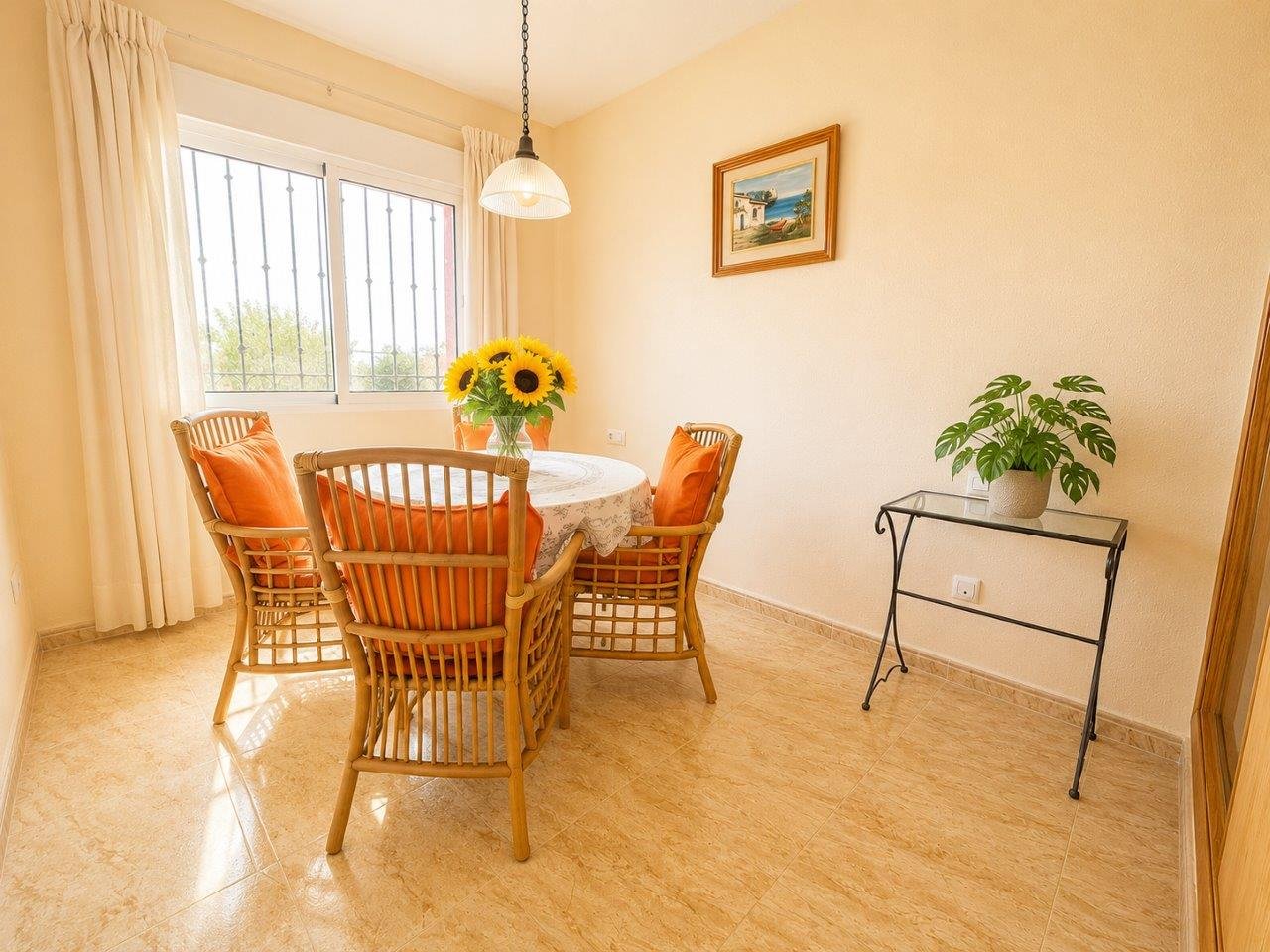 3 Bedroom 2 Bathroom Villa in El Carmoli - Caza De Casa