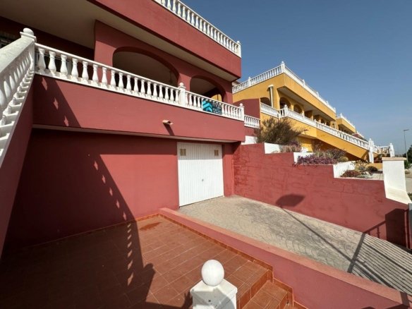 3 Bedroom 2 Bathroom Villa in El Carmoli - Caza De Casa