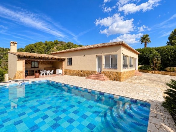 3 Bedroom 2 Bathroom villa in Cuatretonda - Caza De Casa
