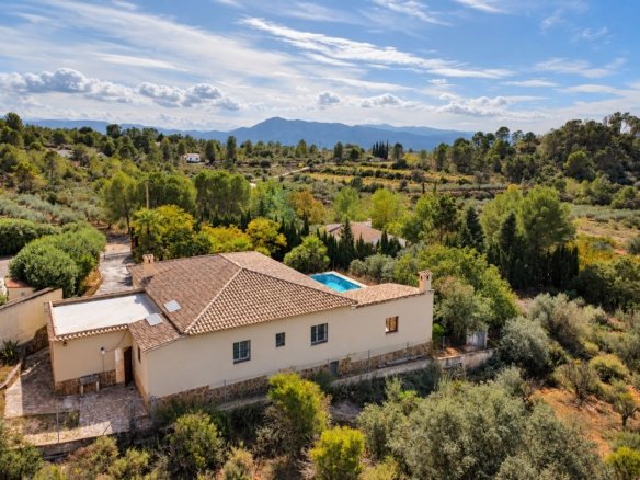 3 Bedroom 2 Bathroom villa in Cuatretonda - Caza De Casa