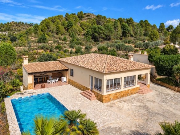 3 Bedroom 2 Bathroom villa in Cuatretonda - Caza De Casa