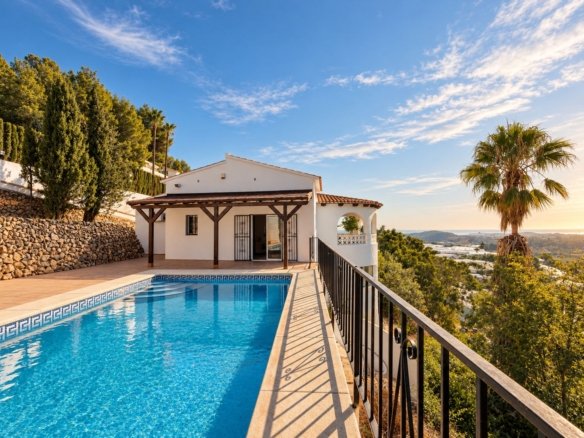 4 Bedroom 4 Bathroom villa in Callosa de Ensarriá - Caza De Casa
