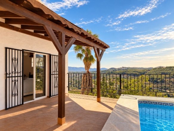 4 Bedroom 4 Bathroom villa in Callosa de Ensarriá - Caza De Casa