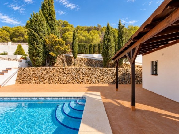 4 Bedroom 4 Bathroom villa in Callosa de Ensarriá - Caza De Casa