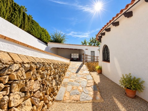 4 Bedroom 4 Bathroom villa in Callosa de Ensarriá - Caza De Casa