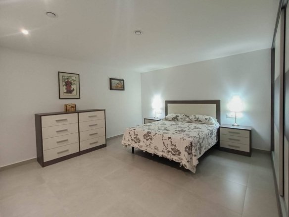 5 Bedroom 4 Bathroom Villa in Rojales - Caza De Casa