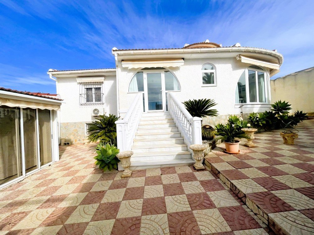 3 Bedroom 2 Bathroom Villa in Ciudad Quesada - Caza De Casa