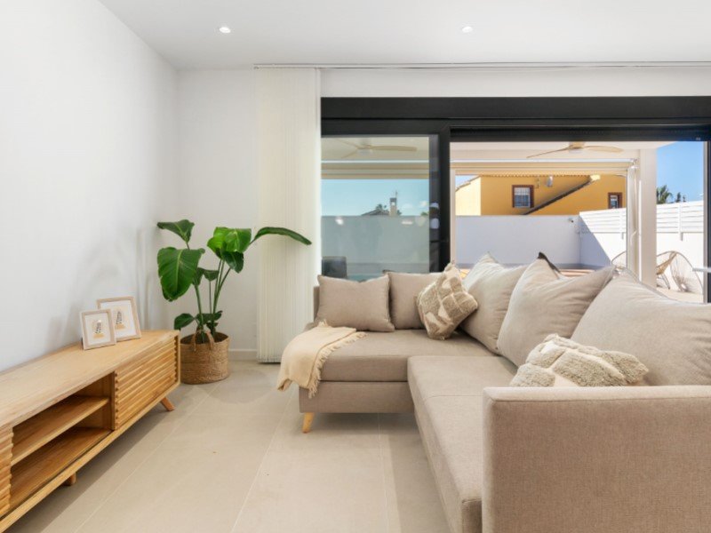 3 Bedroom 2 Bathroom Villa in Torrevieja - Caza De Casa