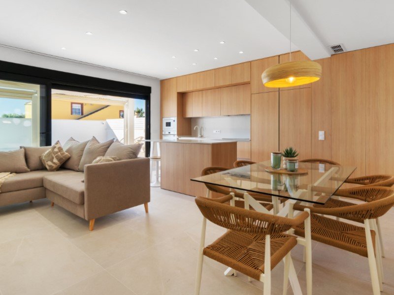 3 Bedroom 2 Bathroom Villa in Torrevieja - Caza De Casa