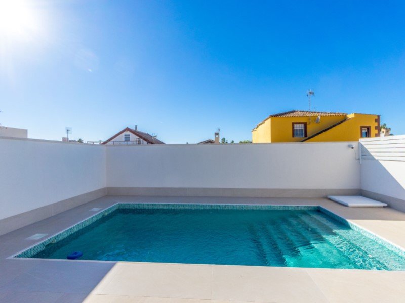 3 Bedroom 2 Bathroom Villa in Torrevieja - Caza De Casa