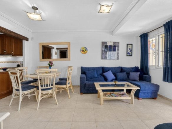 4 Bedroom 3 Bathroom Town House in Torrevieja - Caza De Casa