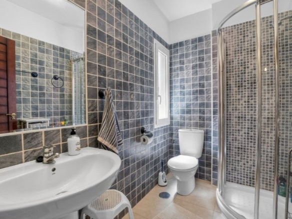 4 Bedroom 3 Bathroom Town House in Torrevieja - Caza De Casa