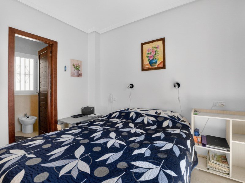 ID7345c001-0000-0500-0000-0000197e1356 4 Bedroom 3 Bathroom Town House in Torrevieja - Caza De Casa