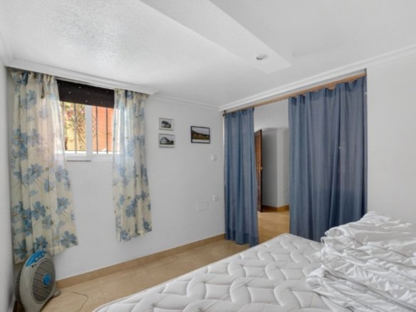 4 Bedroom 3 Bathroom Town House in Torrevieja - Caza De Casa