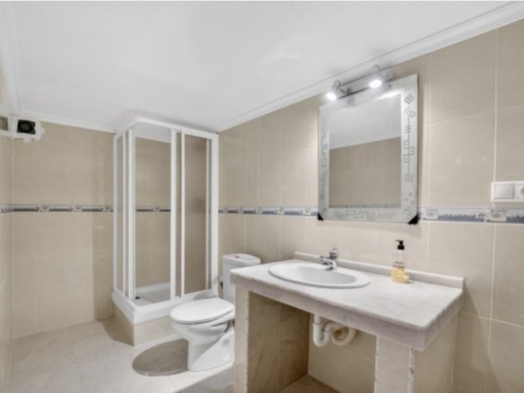 4 Bedroom 3 Bathroom Town House in Torrevieja - Caza De Casa