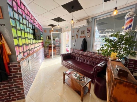 Commercial in Guardamar del Segura - Caza De Casa