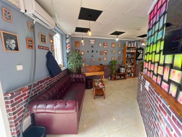 Commercial in Guardamar del Segura - Caza De Casa