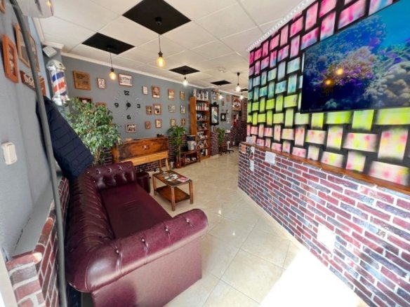 Commercial in Guardamar del Segura - Caza De Casa