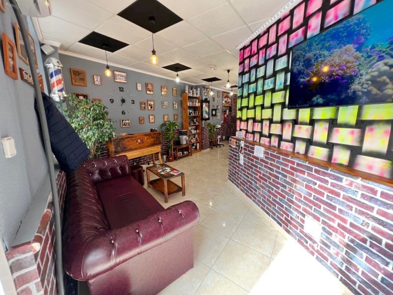 Commercial in Guardamar del Segura - Caza De Casa