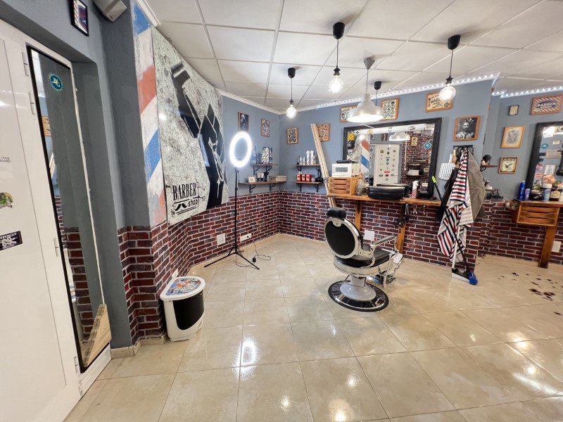 Commercial in Guardamar del Segura - Caza De Casa
