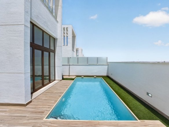 3 Bed 3 Bath Villa in Torrevieja - Caza De Casa