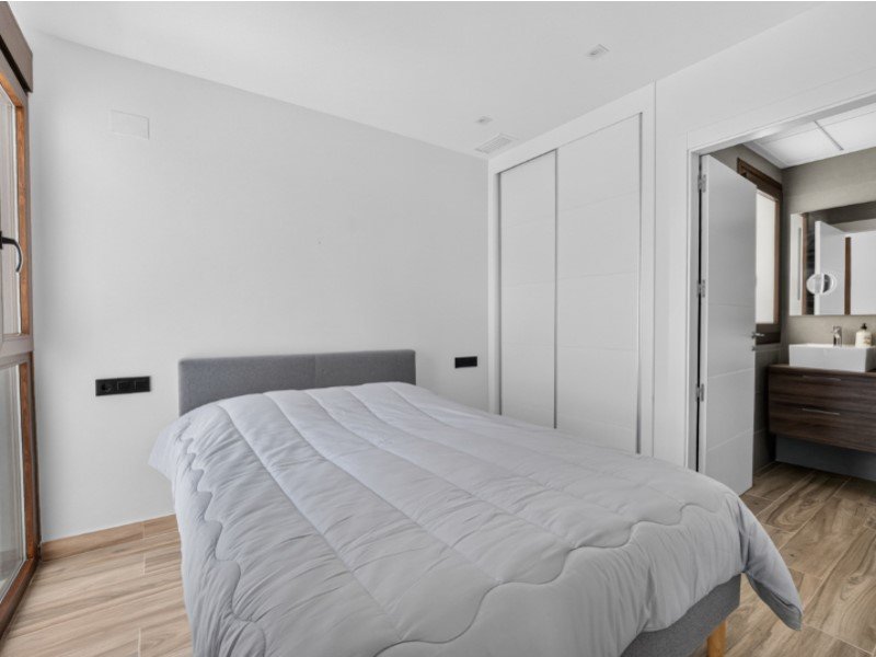 IDa876cf01-0000-0500-0000-000019d00a17 3 Bed 3 Bath Villa in Torrevieja - Caza De Casa
