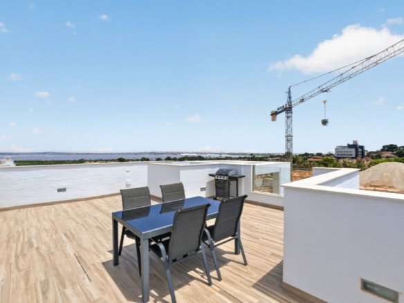 3 Bed 3 Bath Villa in Torrevieja - Caza De Casa