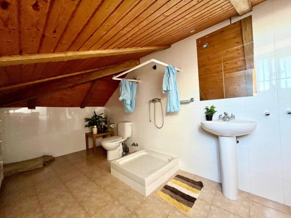 3 Bedroom 3 Bathroom Country House in Fortuna - Caza De Casa