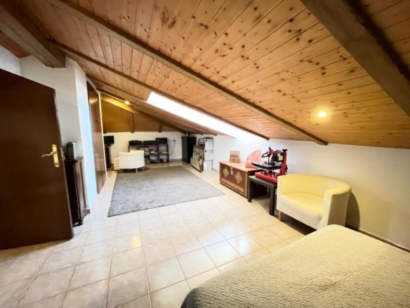 3 Bedroom 3 Bathroom Country House in Fortuna - Caza De Casa
