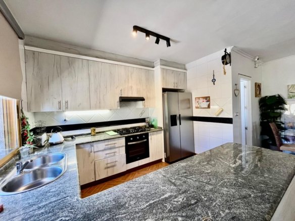 3 Bedroom 3 Bathroom Country House in Fortuna - Caza De Casa