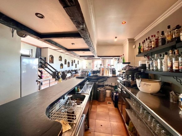 Commercial in Guardamar del Segura - Caza De Casa