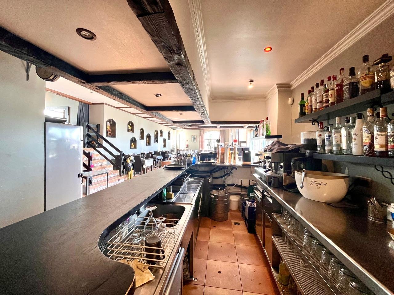 Commercial in Guardamar del Segura - Caza De Casa