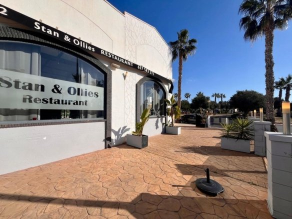 Commercial in Guardamar del Segura - Caza De Casa