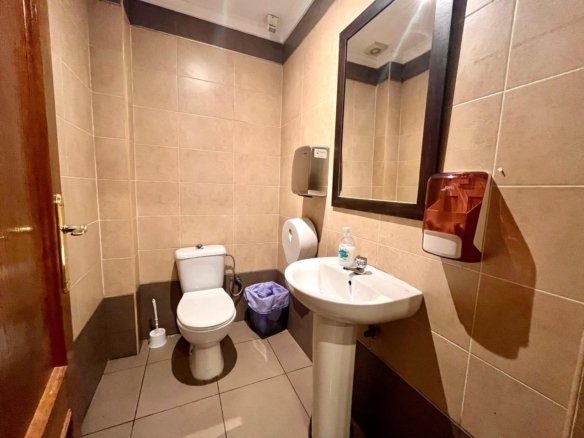 Commercial in Guardamar del Segura - Caza De Casa