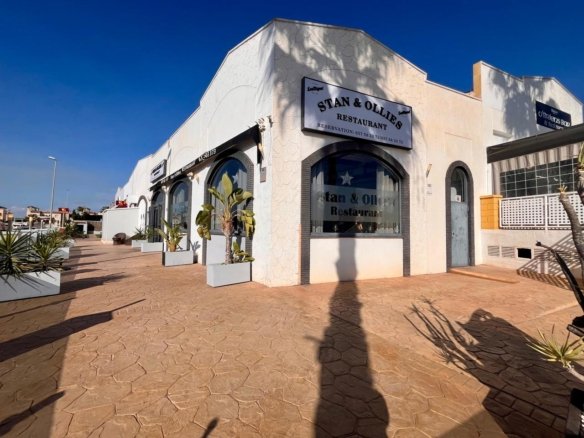 Commercial in Guardamar del Segura - Caza De Casa