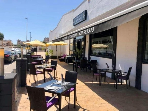 Commercial in Guardamar del Segura - Caza De Casa