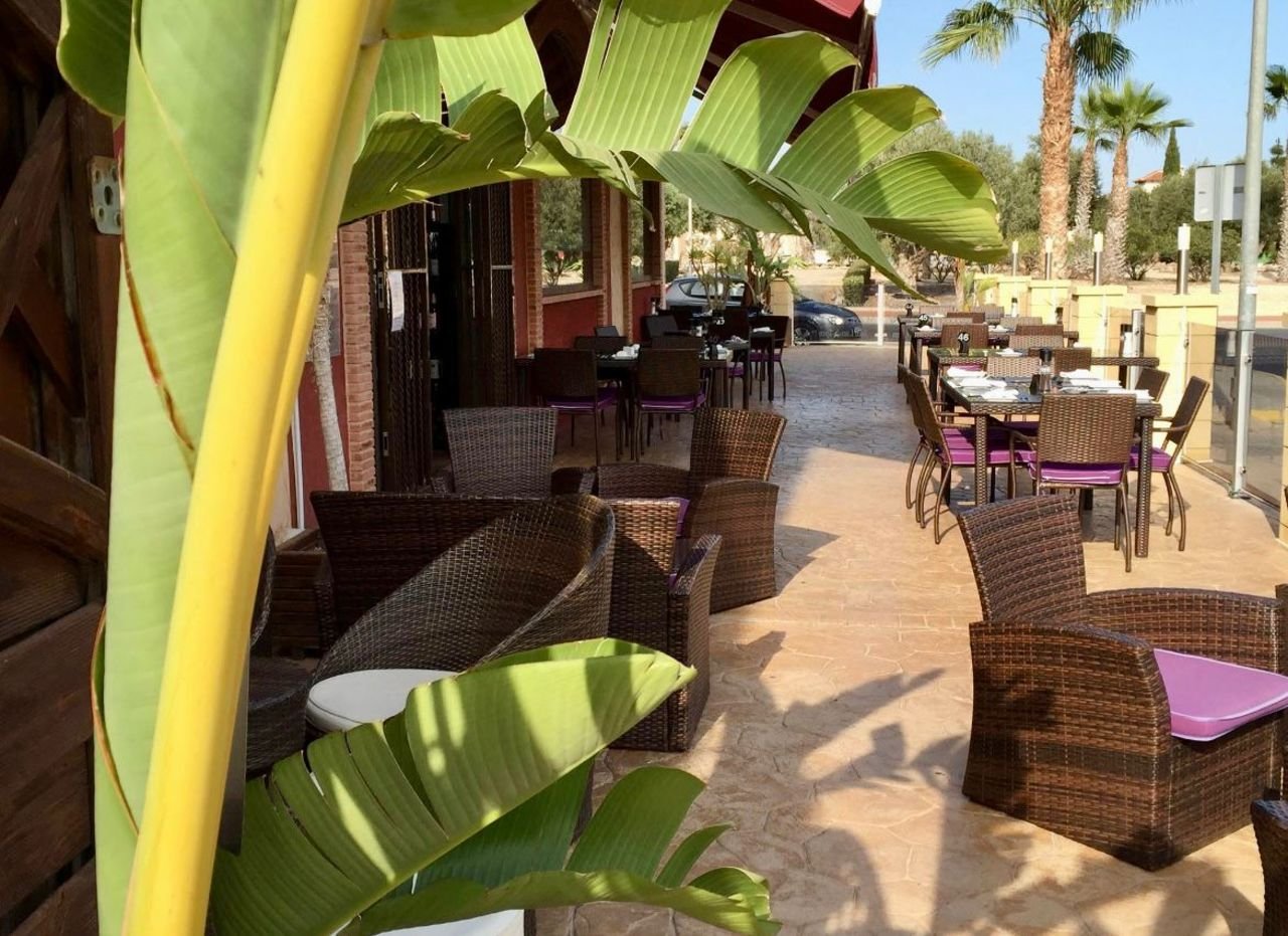 Commercial in Guardamar del Segura - Caza De Casa