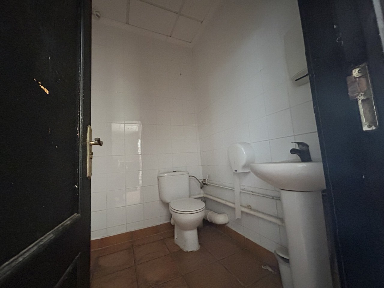 2 Bathroom Commercial in Villamartin - Caza De Casa