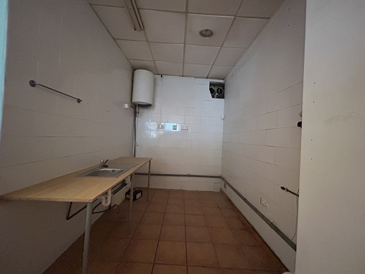 2 Bathroom Commercial in Villamartin - Caza De Casa