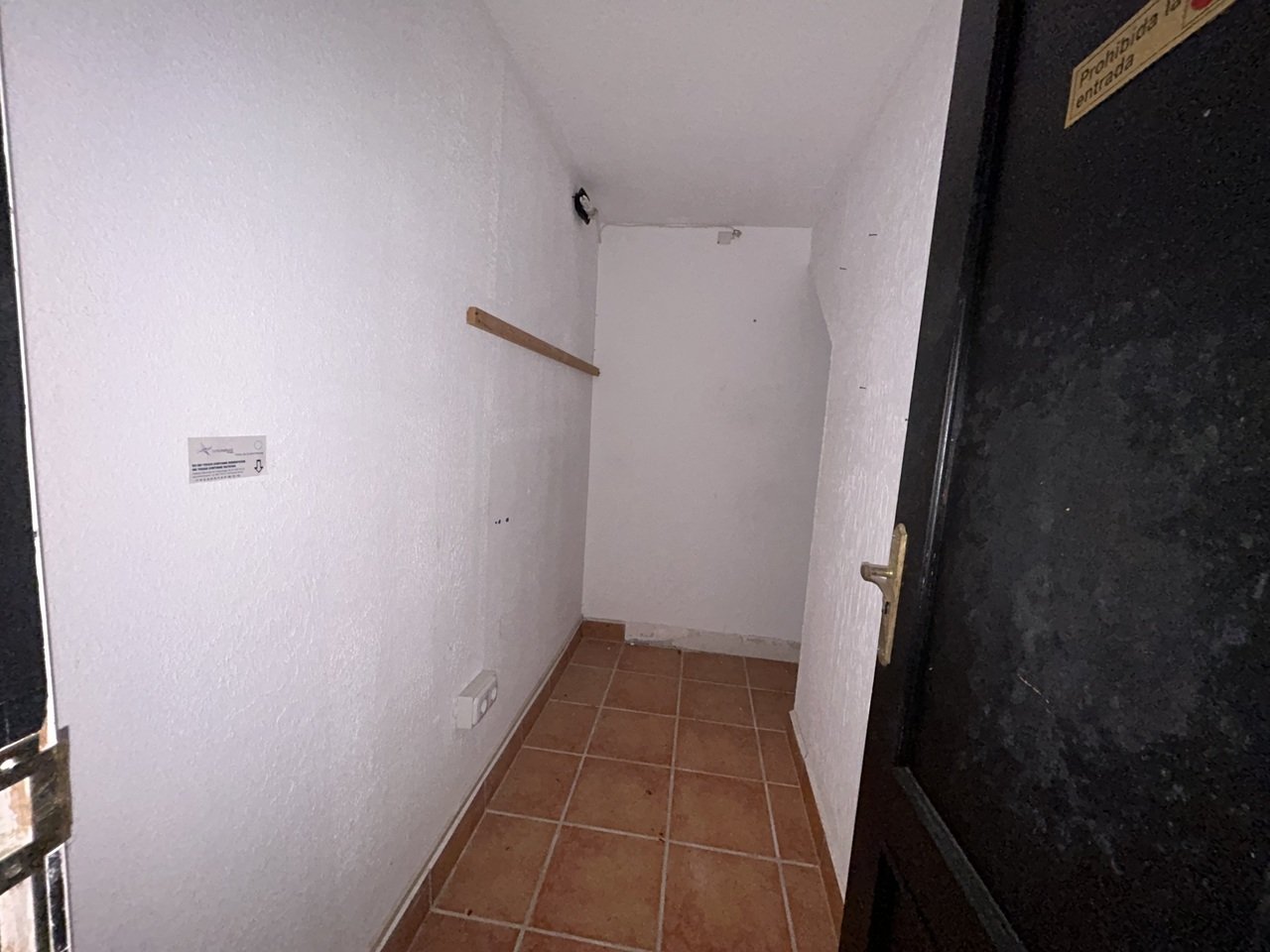 2 Bathroom Commercial in Villamartin - Caza De Casa