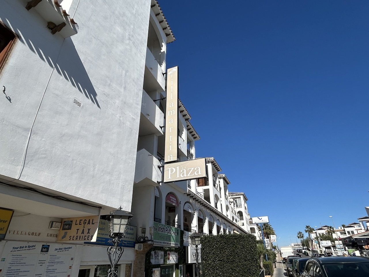 2 Bathroom Commercial in Villamartin - Caza De Casa